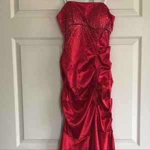 Long mermaid style dress ✨
